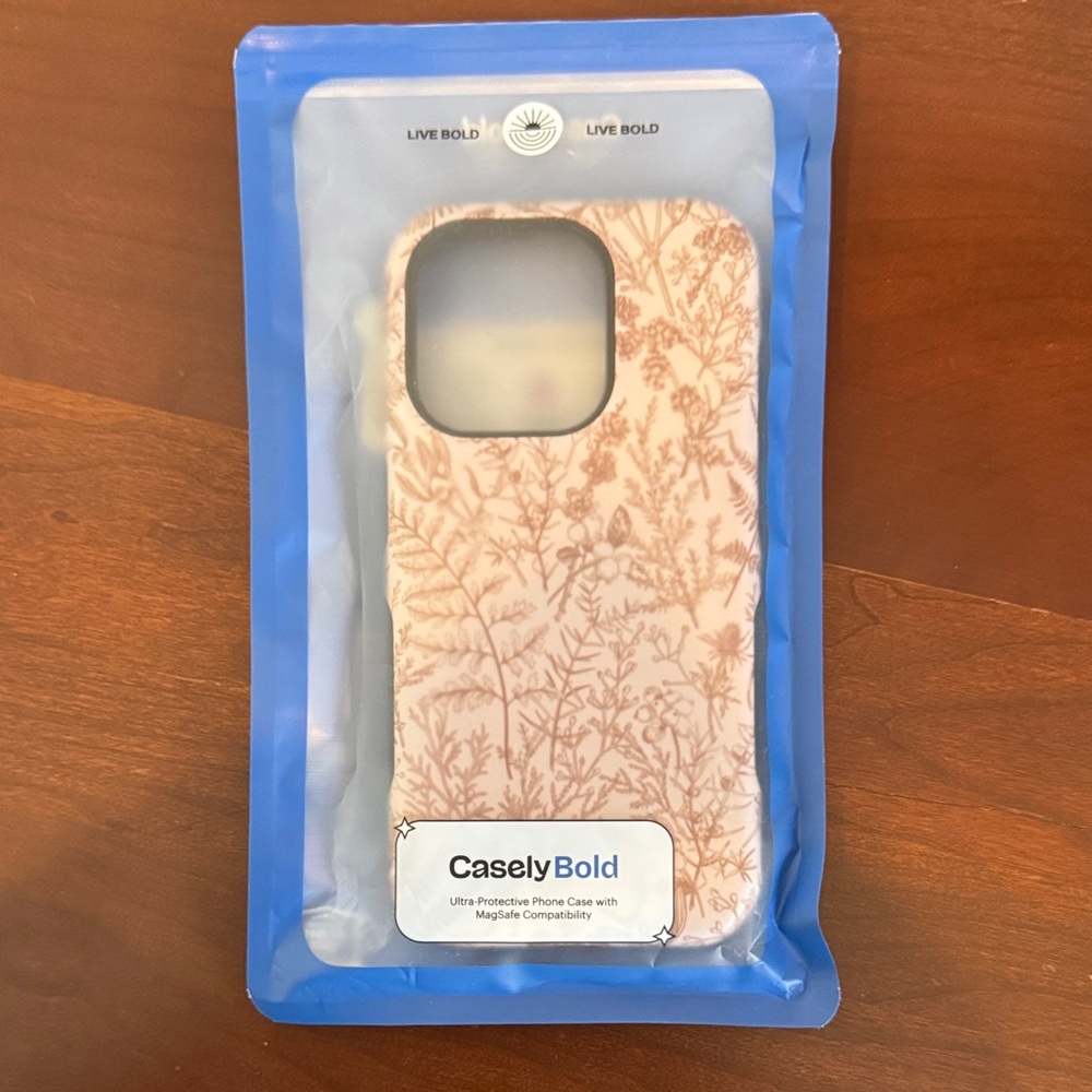 Beige Garden Neutral Floral Case Casely NWT iPhone 15 Pro Bold Mag Safe